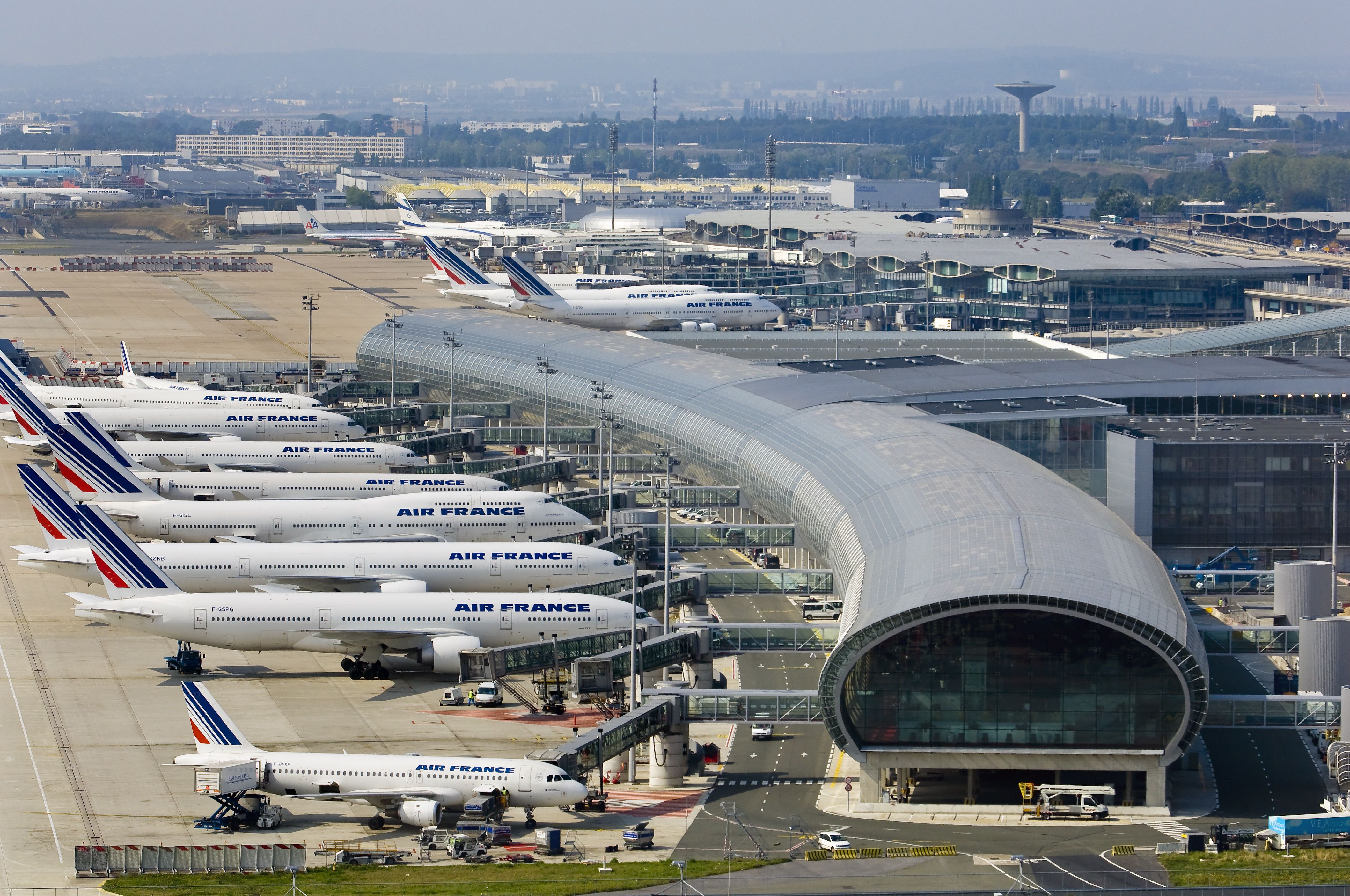 Paris Aéroport, leader in welcoming Chinese passengers in Europe, broadens  its service offering with WeChat Pay - Groupe ADP - Service presse